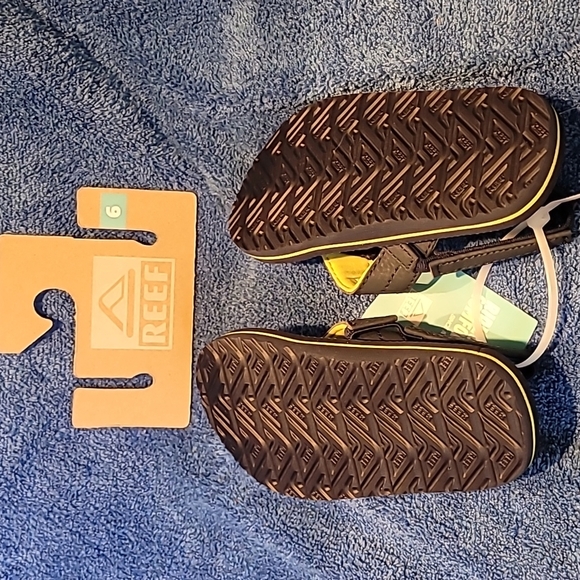 New with tags Reef Little Uni kids size 6 sandles - Picture 6 of 6
